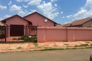 3 Bedroom Property for Sale in Siluma View Gauteng