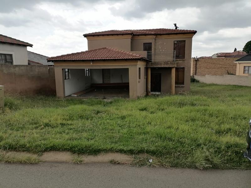 4 Bedroom Property for Sale in Zakariyya Park Gauteng