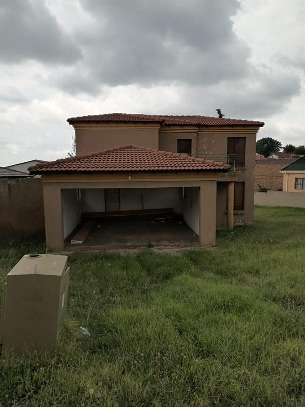 4 Bedroom Property for Sale in Zakariyya Park Gauteng