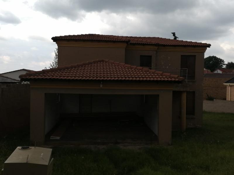 4 Bedroom Property for Sale in Zakariyya Park Gauteng
