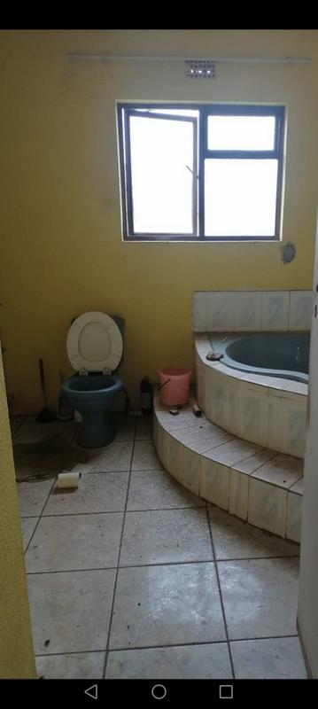 4 Bedroom Property for Sale in Zakariyya Park Gauteng