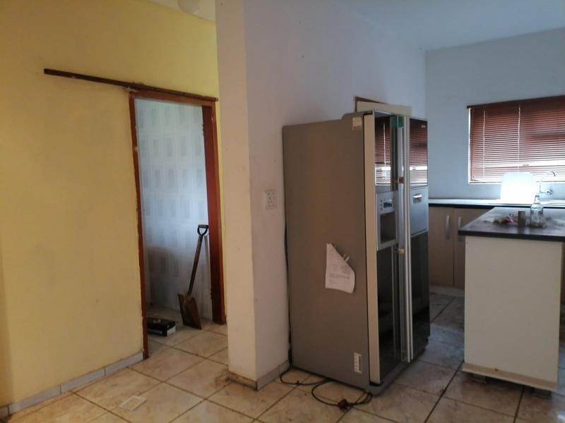 4 Bedroom Property for Sale in Zakariyya Park Gauteng