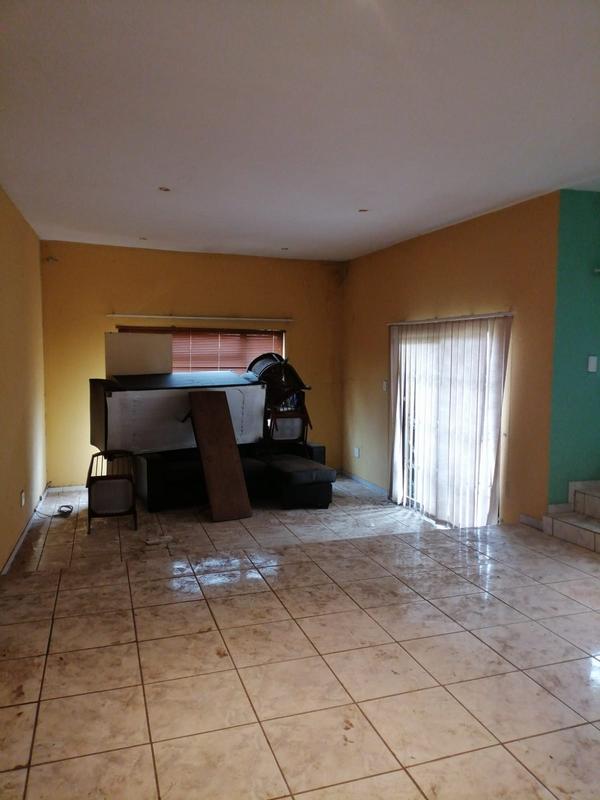 4 Bedroom Property for Sale in Zakariyya Park Gauteng