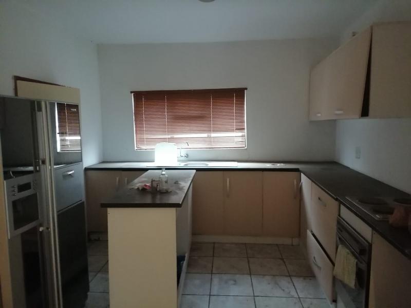 4 Bedroom Property for Sale in Zakariyya Park Gauteng