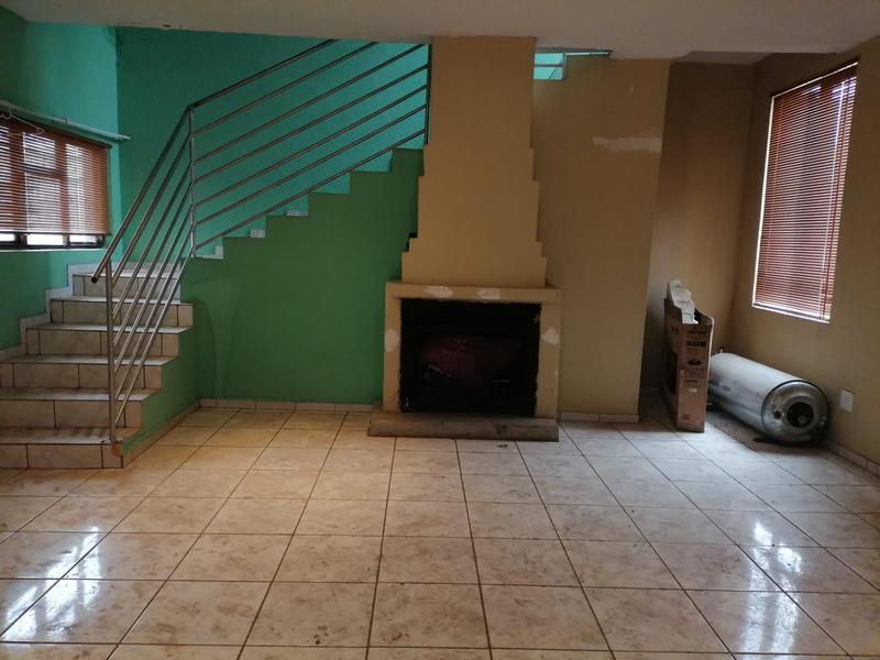 4 Bedroom Property for Sale in Zakariyya Park Gauteng