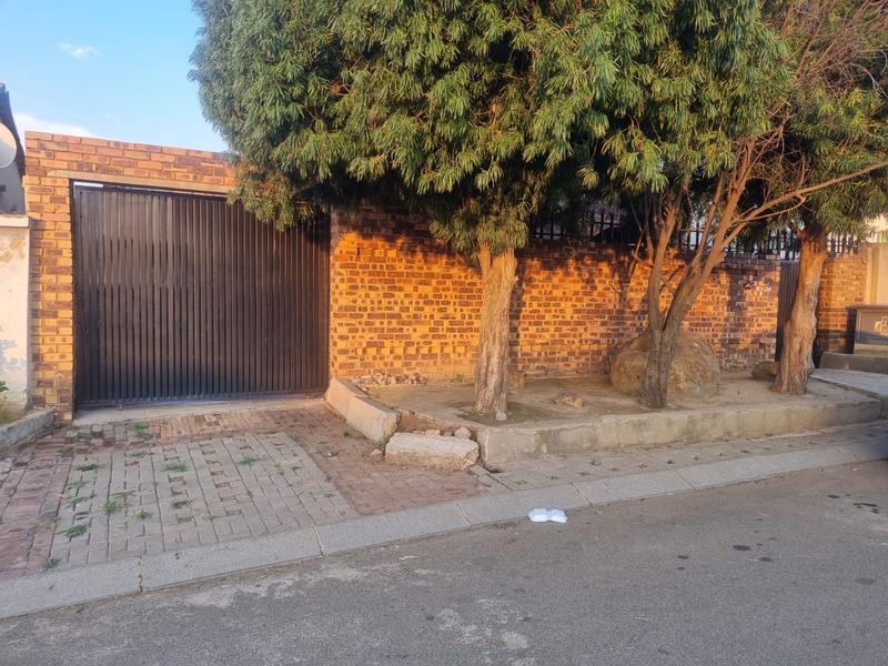 2 Bedroom Property for Sale in Pimville Gauteng