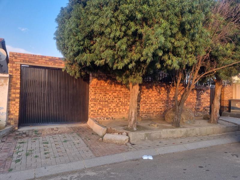 2 Bedroom Property for Sale in Pimville Gauteng