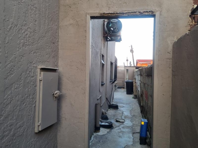 2 Bedroom Property for Sale in Pimville Gauteng