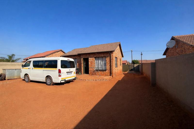 2 Bedroom Property for Sale in Protea Glen Gauteng