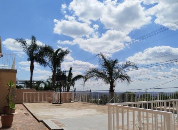 5 Bedroom Property for Sale in Sunnyrock Gauteng