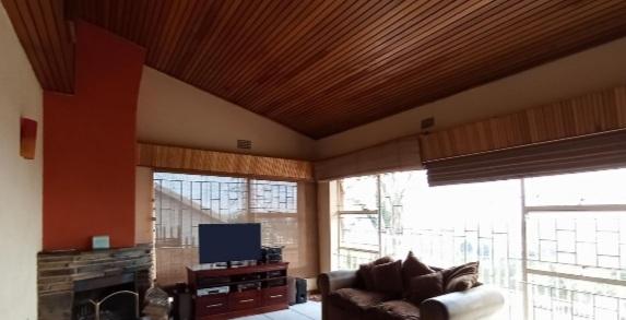 5 Bedroom Property for Sale in Sunnyrock Gauteng