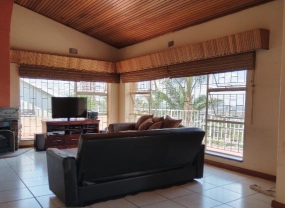 5 Bedroom Property for Sale in Sunnyrock Gauteng