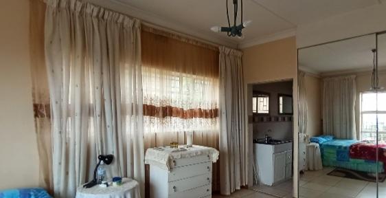 5 Bedroom Property for Sale in Sunnyrock Gauteng