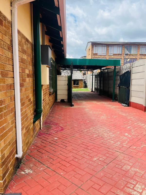 6 Bedroom Property for Sale in Tedstoneville Gauteng