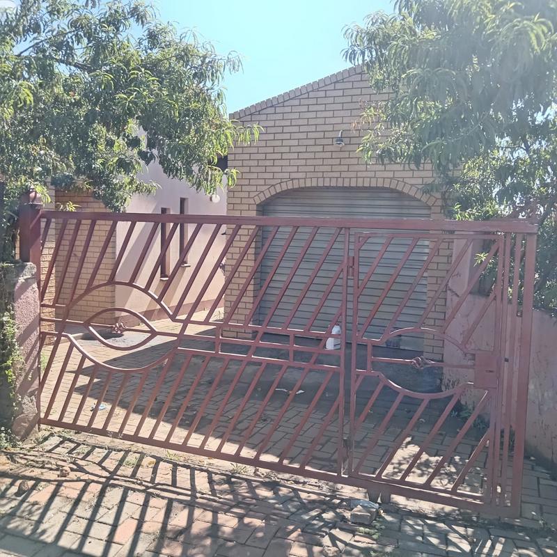 2 Bedroom Property for Sale in Katlehong South Gauteng