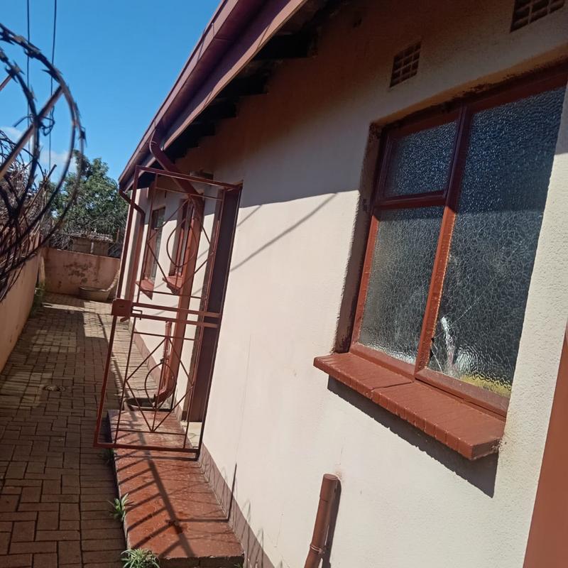 2 Bedroom Property for Sale in Katlehong South Gauteng