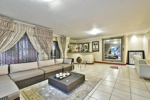 5 Bedroom Property for Sale in Glenvista Gauteng