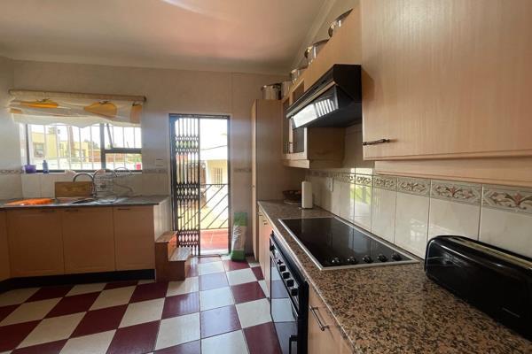 4 Bedroom Property for Sale in Glenvista Gauteng