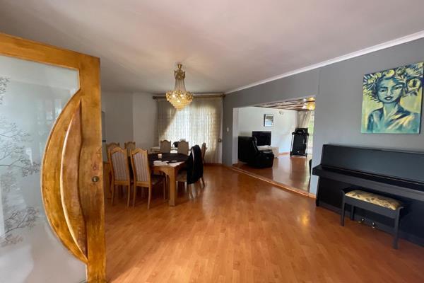 4 Bedroom Property for Sale in Glenvista Gauteng