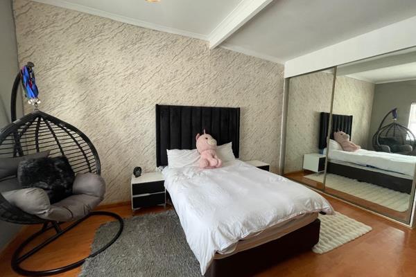 4 Bedroom Property for Sale in Glenvista Gauteng