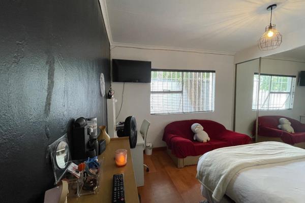 4 Bedroom Property for Sale in Glenvista Gauteng