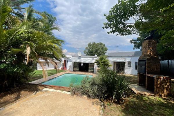 4 Bedroom Property for Sale in Glenvista Gauteng