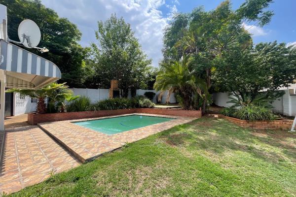 4 Bedroom Property for Sale in Glenvista Gauteng