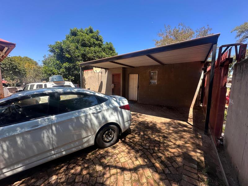 6 Bedroom Property for Sale in Malvern Gauteng