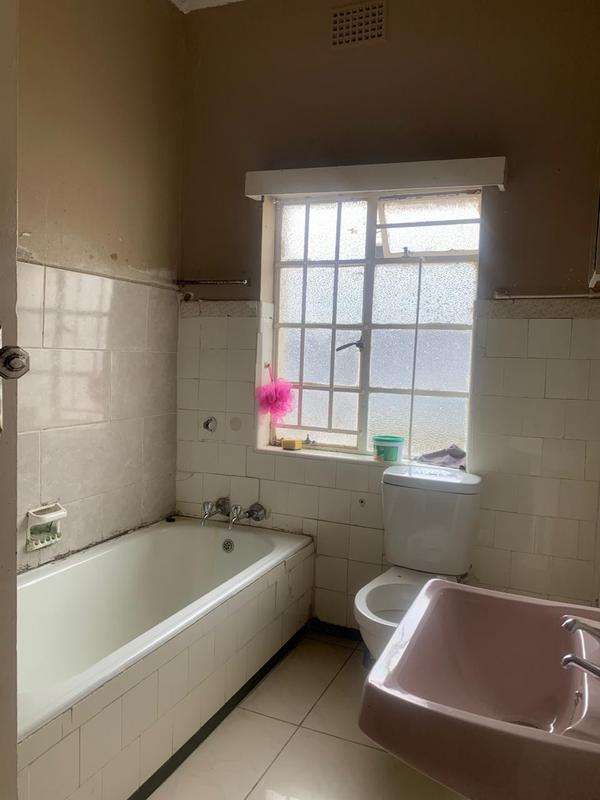 5 Bedroom Property for Sale in Regents Park Gauteng