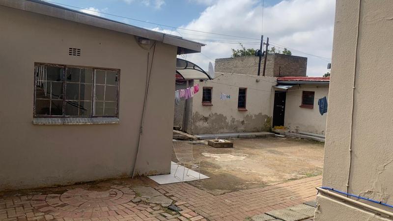 5 Bedroom Property for Sale in Regents Park Gauteng