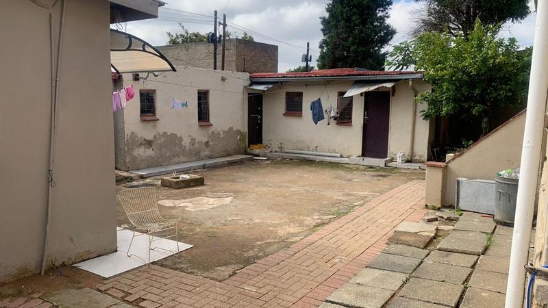 5 Bedroom Property for Sale in Regents Park Gauteng