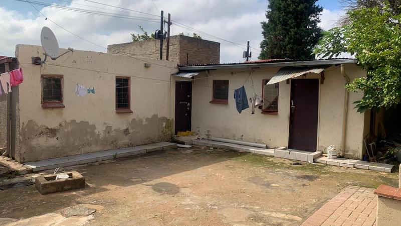 5 Bedroom Property for Sale in Regents Park Gauteng