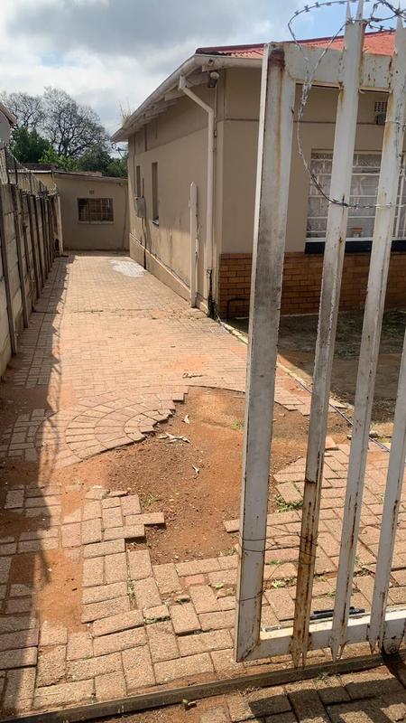 5 Bedroom Property for Sale in Regents Park Gauteng