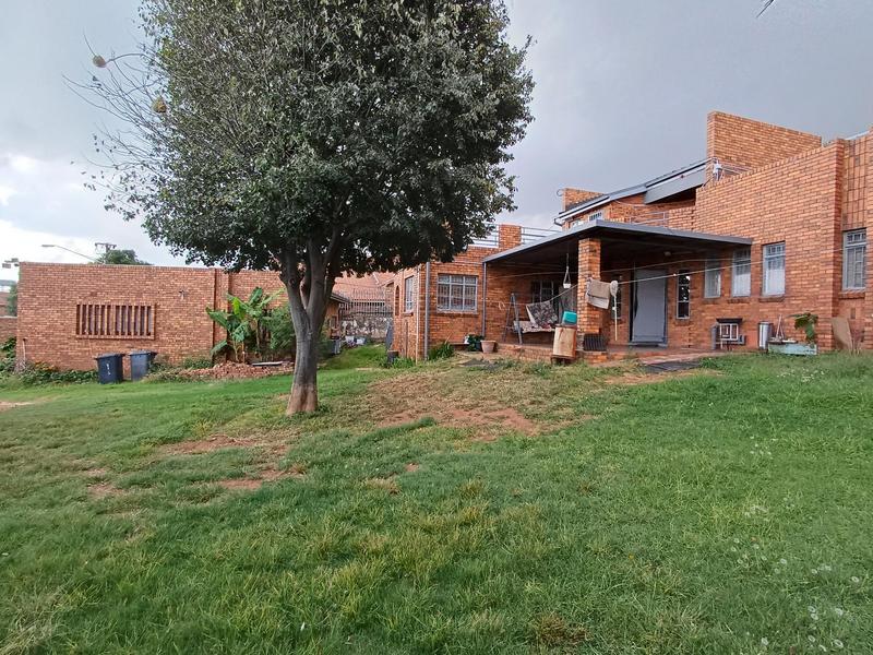 4 Bedroom Property for Sale in Laudium Gauteng