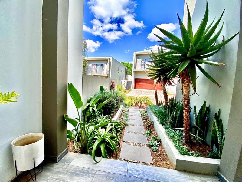 To Let 3 Bedroom Property for Rent in Bryanston Gauteng