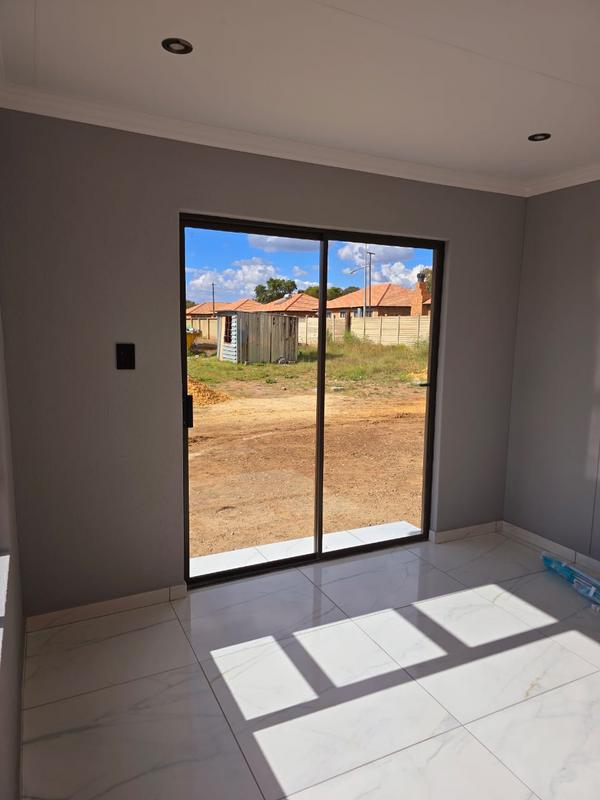 2 Bedroom Property for Sale in Sharon Park Gauteng