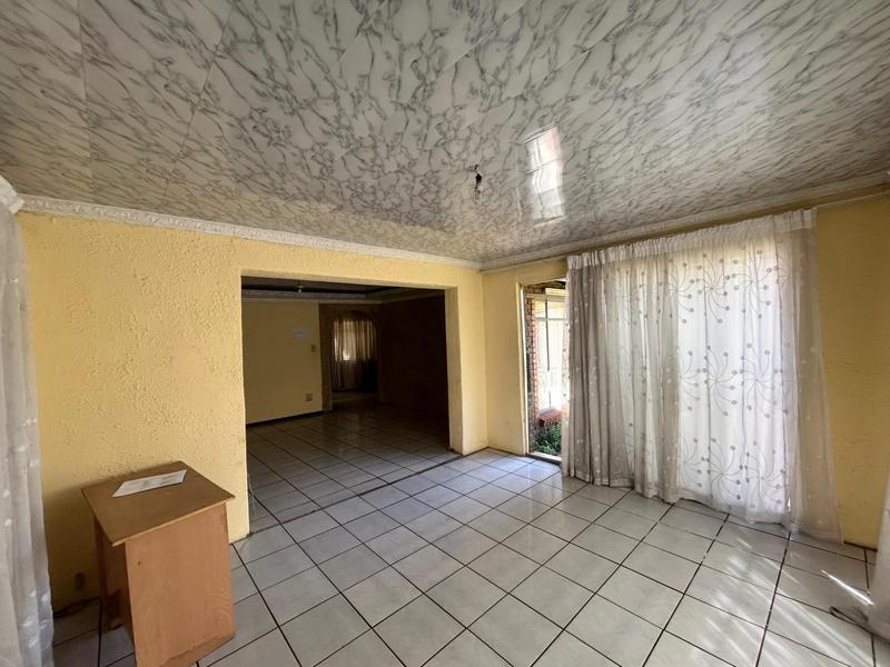 5 Bedroom Property for Sale in New State Area Gauteng