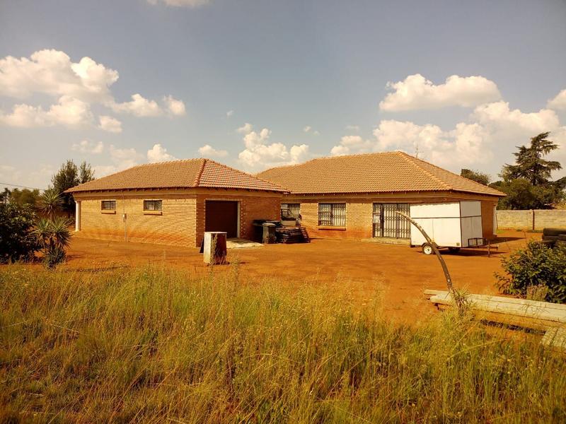 4 Bedroom Property for Sale in Zuurbekom Gauteng