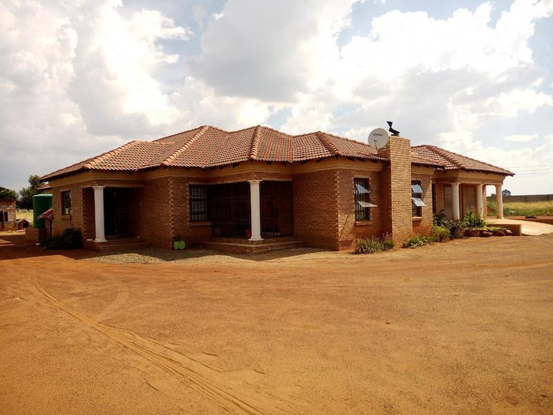 4 Bedroom Property for Sale in Zuurbekom Gauteng