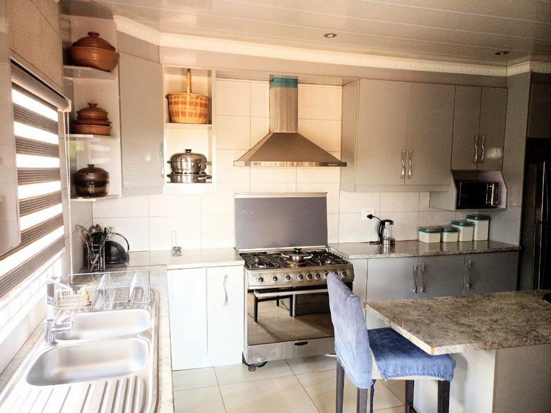 4 Bedroom Property for Sale in Zuurbekom Gauteng