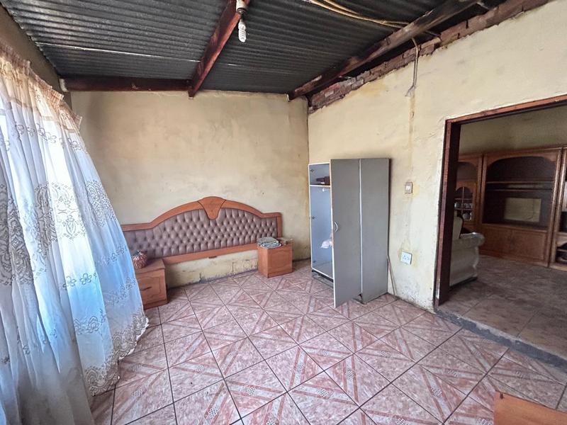 5 Bedroom Property for Sale in Kwa Thema Gauteng
