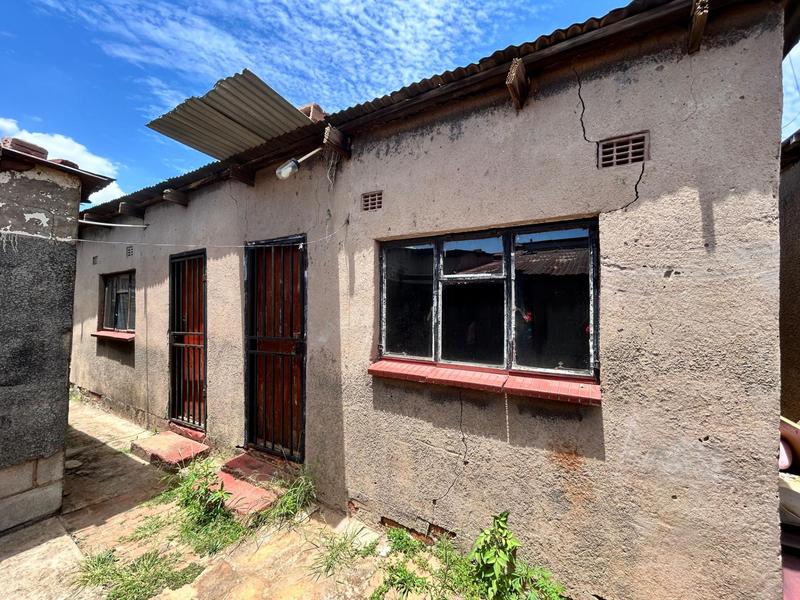 5 Bedroom Property for Sale in Kwa Thema Gauteng