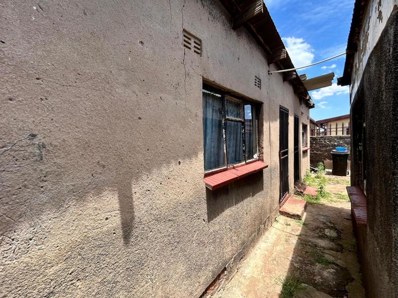 5 Bedroom Property for Sale in Kwa Thema Gauteng