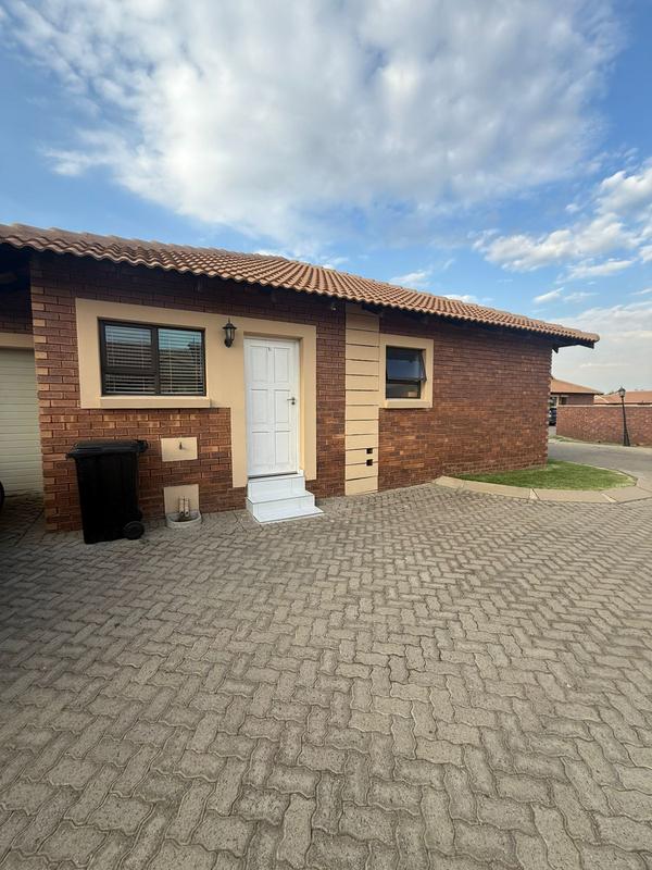 2 Bedroom Property for Sale in Helderwyk Gauteng
