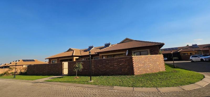2 Bedroom Property for Sale in Helderwyk Gauteng