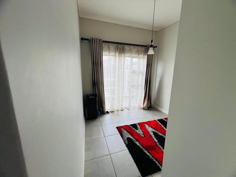 2 Bedroom Property for Sale in Waterfall Gauteng