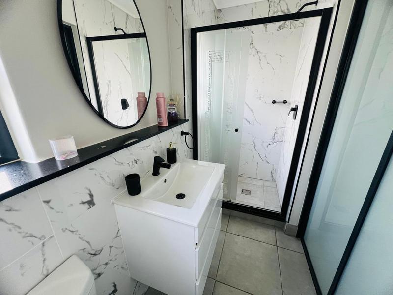 2 Bedroom Property for Sale in Waterfall Gauteng