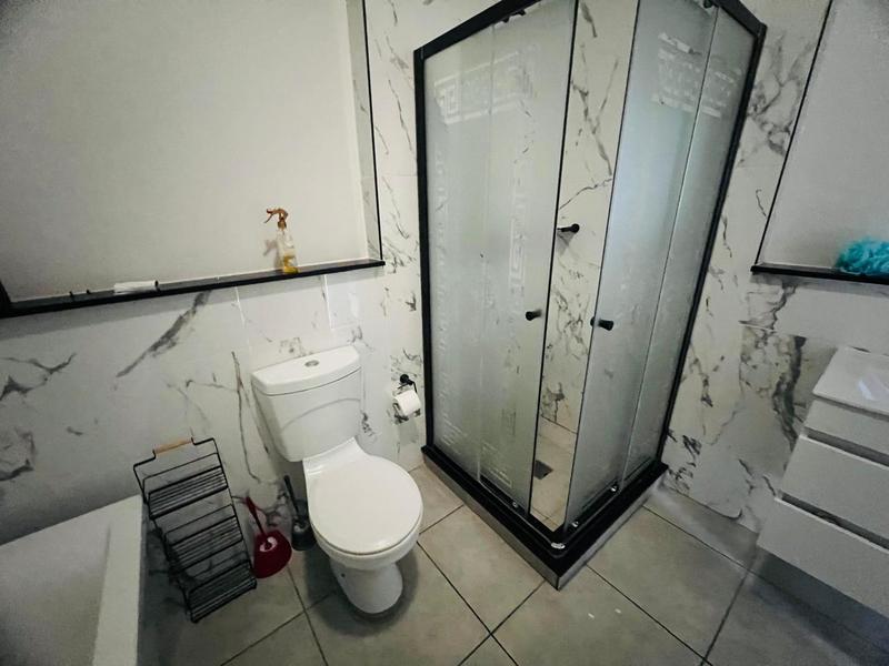 2 Bedroom Property for Sale in Waterfall Gauteng