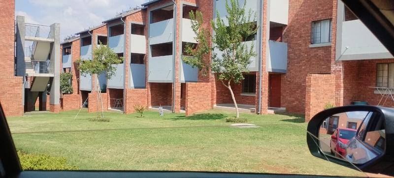 2 Bedroom Property for Sale in Waterfall Gauteng