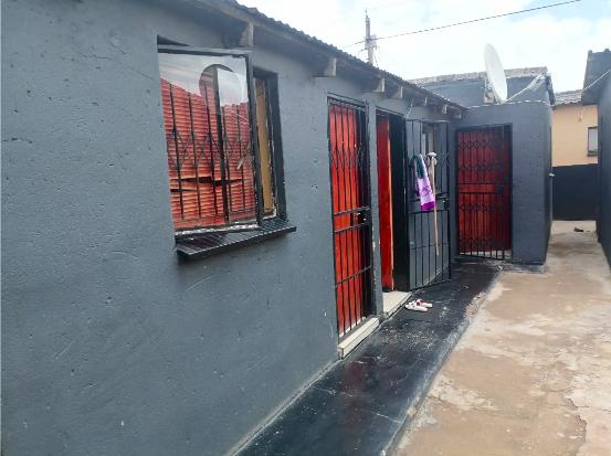 11 Bedroom Property for Sale in Isiphetweni Gauteng